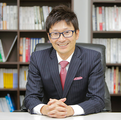 インターゾーン株式会社 代表取締役 鏡山健二